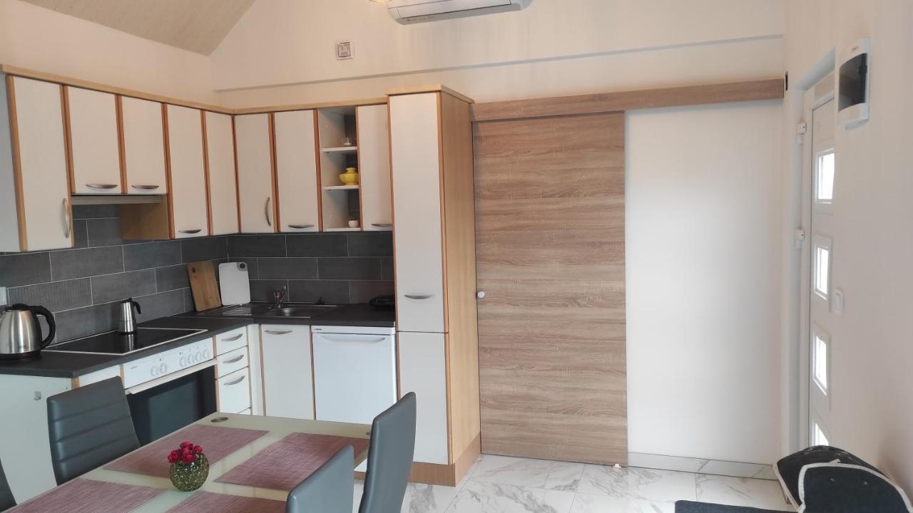 Vadgalamb Apartmanhaz Lipót المظهر الخارجي الصورة